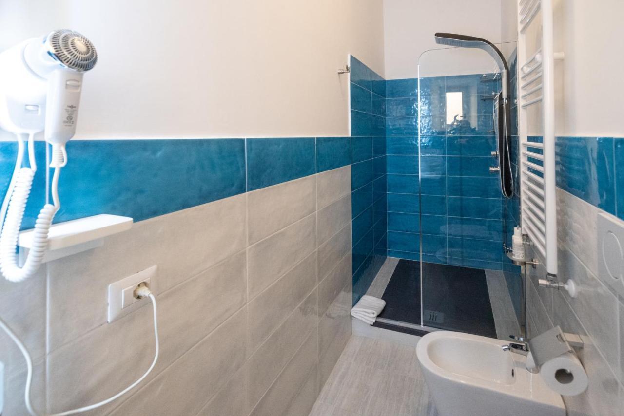 Room With Independent Entrance - Termini/Aquarium Roma Dış mekan fotoğraf