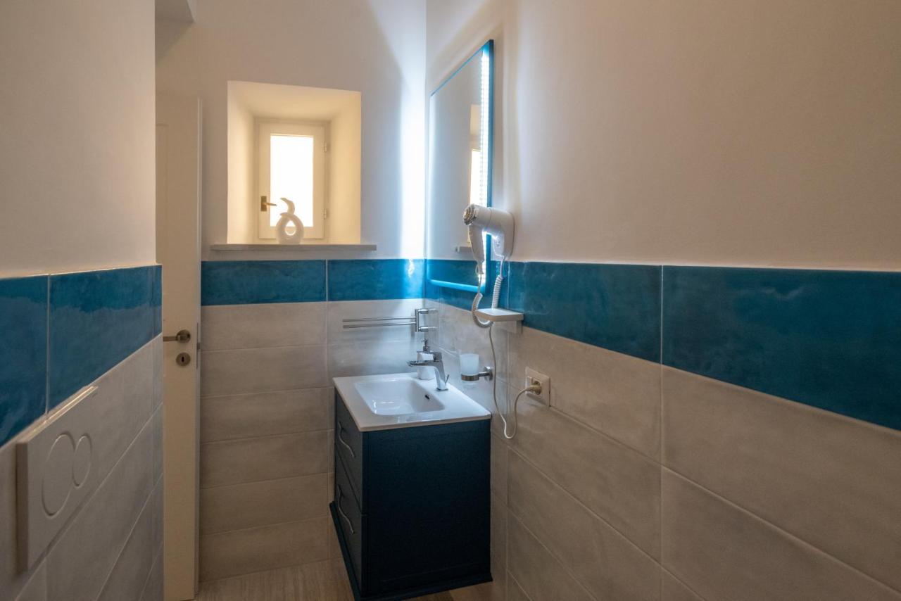 Room With Independent Entrance - Termini/Aquarium Roma Dış mekan fotoğraf